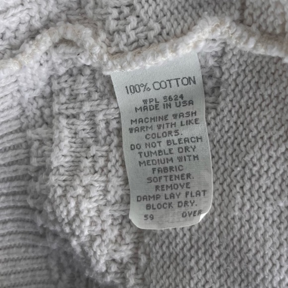 CARMEL MENS MEDIUM WHITE KNIT SWEATER WITH STITCHED GOLFER THEME - Picture 8 of 9